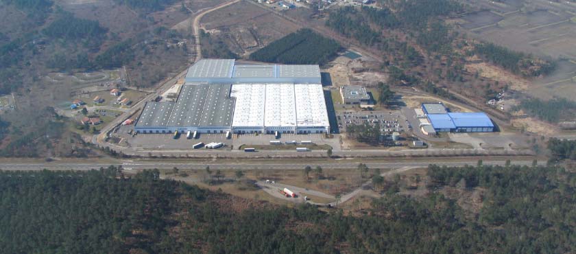 From its warehouse in Mont De Marsa, Scalandes supplies the stores in the South West of France and Portugal.